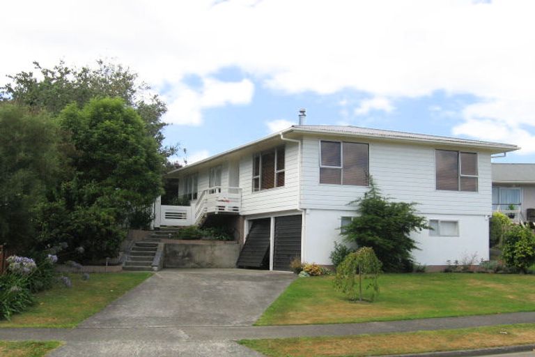 Photo of property in 7 Topeka Grove, Totara Park, Upper Hutt, 5018