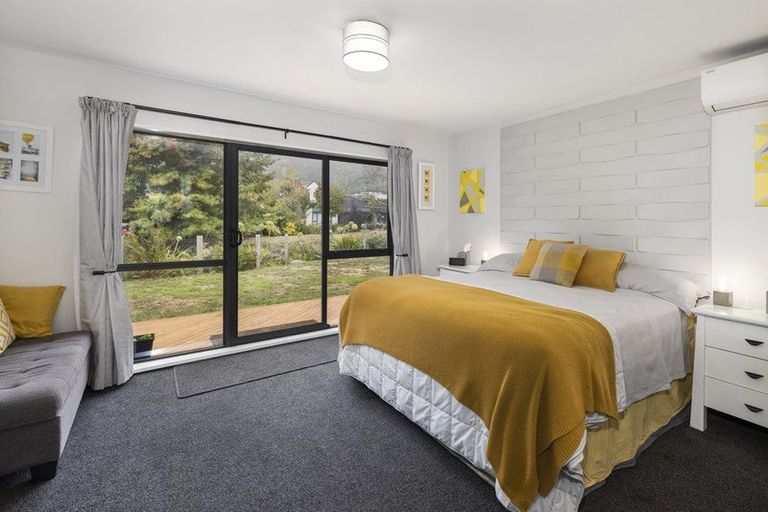 Photo of property in 15 Beach Road, Waikawa, Picton, 7220