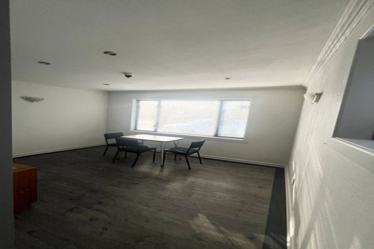 Photo of property in 307 Riccarton Road, Upper Riccarton, Christchurch, 8041