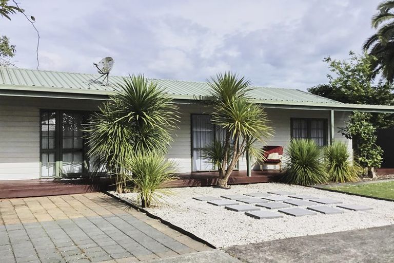 Photo of property in 14 Kamara Road, Glen Eden, Auckland, 0602