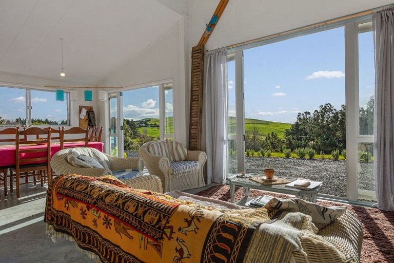 Photo of property in 16 Taipa View Road, Taipa, 0483