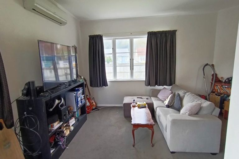 Photo of property in 227 Naenae Road, Naenae, Lower Hutt, 5011