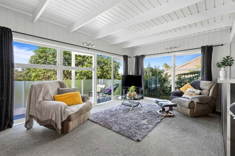 Photo of property in 19 Mckenzie Avenue, Arkles Bay, Whangaparaoa, 0932
