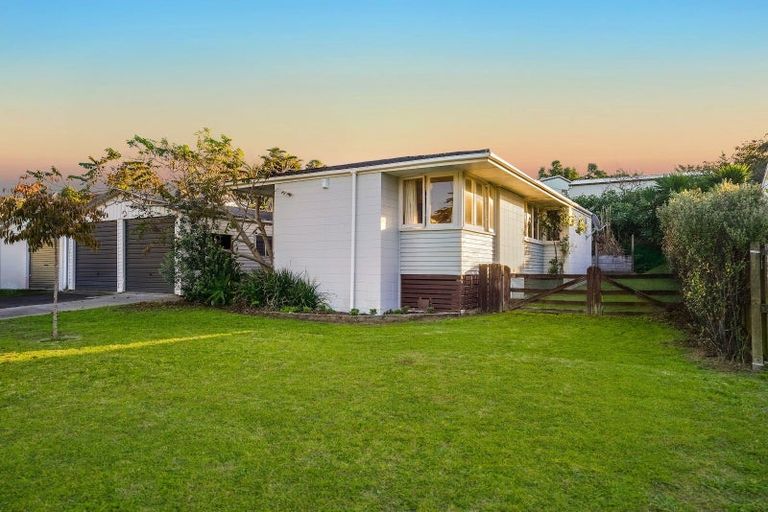 Photo of property in 5 Miro Place, Waiuku, 2123
