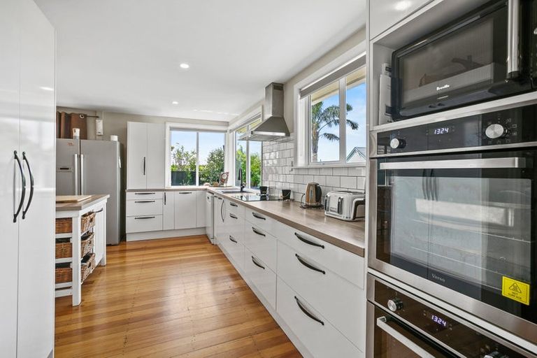 Photo of property in 53 Govett Avenue, Frankleigh Park, New Plymouth, 4310