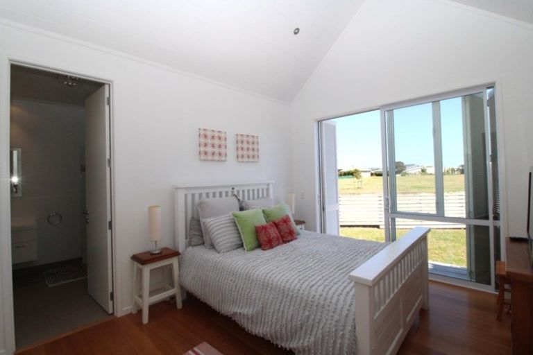 Photo of property in 125 Waimaire Avenue, Matarangi, Whitianga, 3592