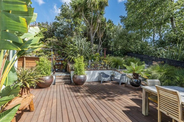 Photo of property in 15 Eclipse Lane, Whitby, Porirua, 5024