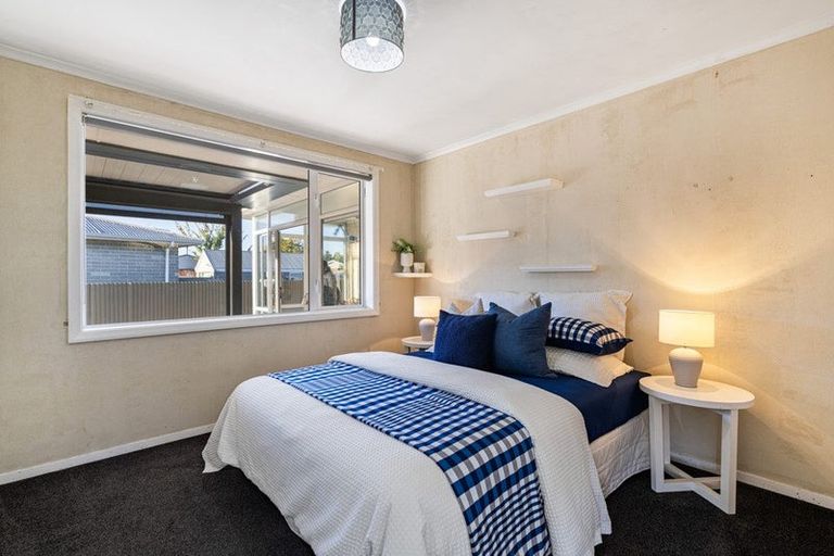 Photo of property in 6 Dymock Place, Bishopdale, Christchurch, 8053