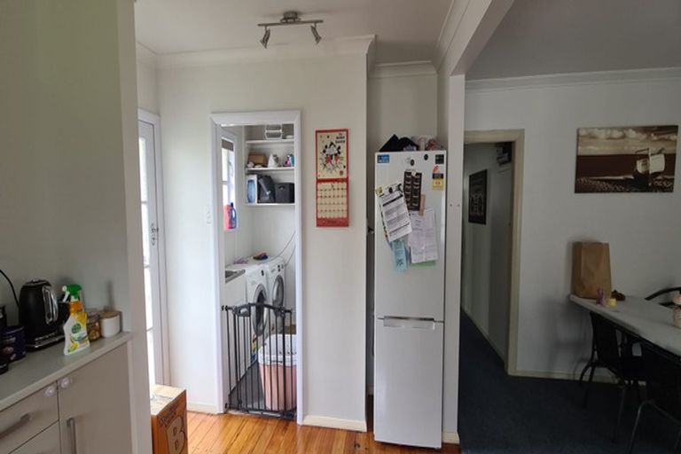 Photo of property in 28 Gibbons Street, Upper Hutt Central, Upper Hutt, 5018