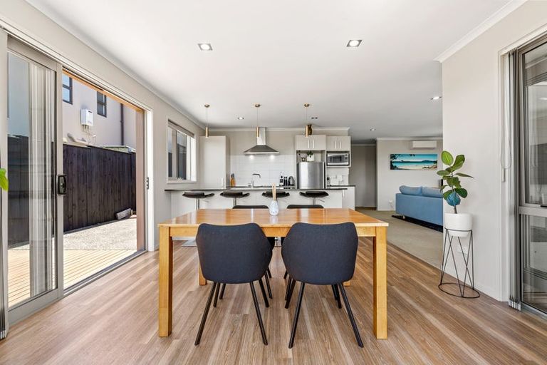 Photo of property in 16 Lagoon View, Gulf Harbour, Whangaparaoa, 0930