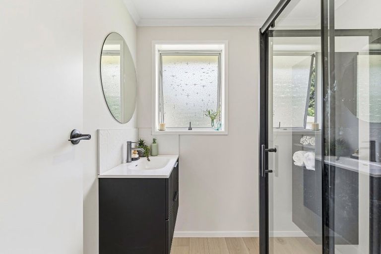 Photo of property in 53 Oakfield Crescent, Pukete, Hamilton, 3200