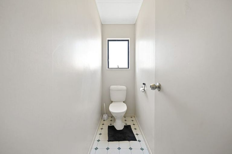 Photo of property in 1 Silkwood Lane, Melville, Hamilton, 3206