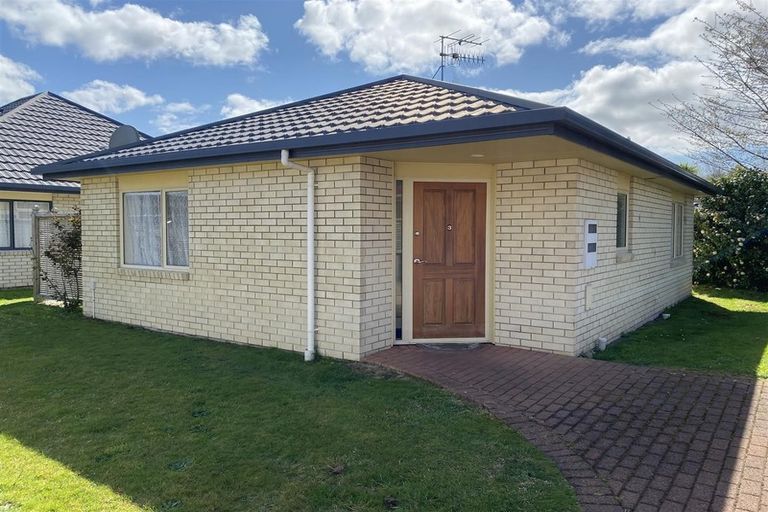 Photo of property in 3/66 Kawaha Point Road, Kawaha Point, Rotorua, 3010