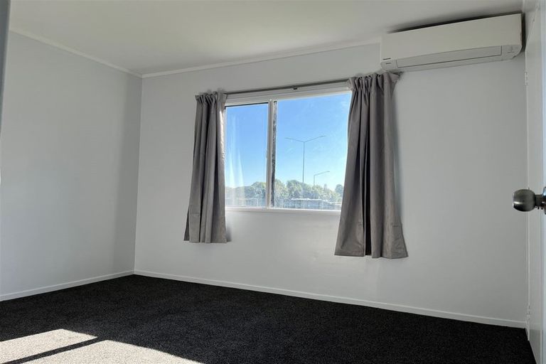 Photo of property in 6/17a Idesia Place, Totara Heights, Auckland, 2105