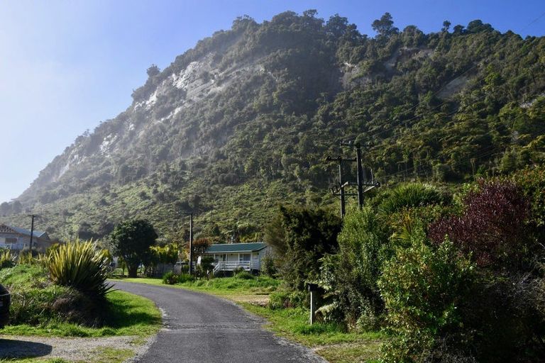 Photo of property in 6 Horncastle Crescent, Little Wanganui, Karamea, 7893