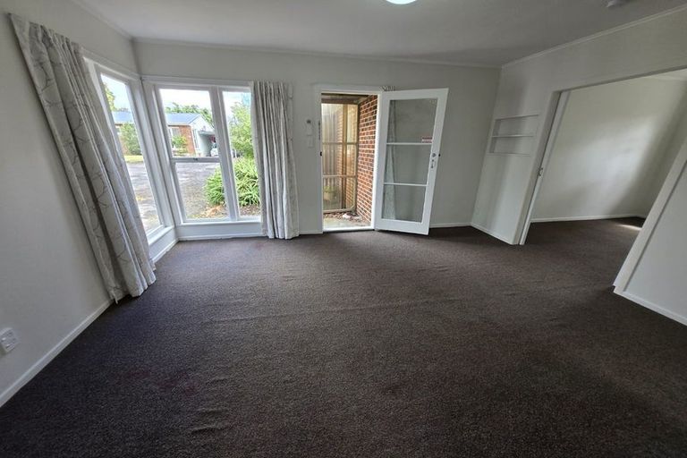 Photo of property in 1/68 Titirangi Road, New Lynn, Auckland, 0600