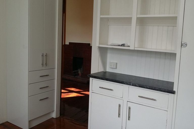 Photo of property in 5 Brown Street, Mount Cook, Wellington, 6021