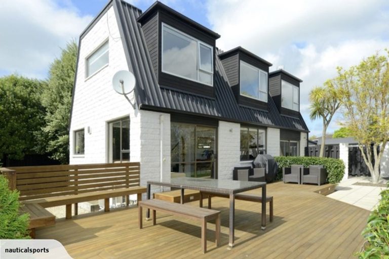 Photo of property in 9b Kaputone Place, Belfast, Christchurch, 8051