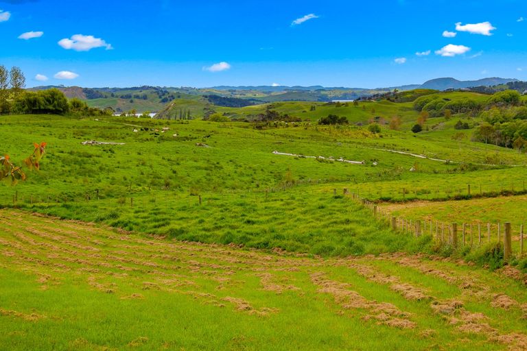 Photo of property in 54 Rangiora Road, Kaiwaka, 0573