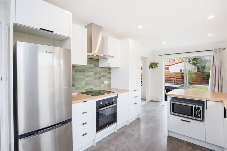 Photo of property in 9 Lyndale Place, Kelvin Grove, Palmerston North, 4414