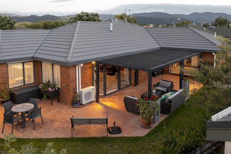 Photo of property in 68 Guildford Drive, Paraparaumu, 5032