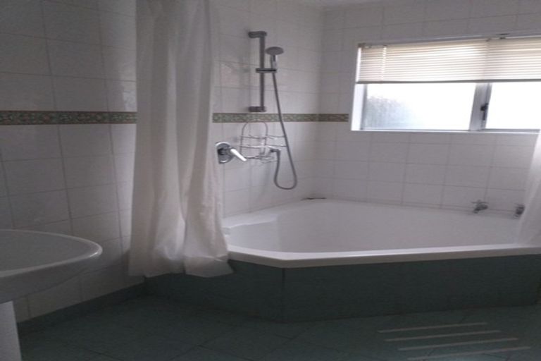 Photo of property in 12 Venus Place, Whitby, Porirua, 5024