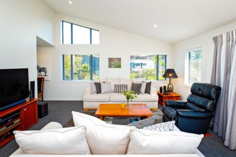 Photo of property in 14a Muritai Crescent, Havelock North, 4130