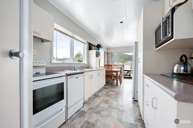 Photo of property in 8 Mimihau Grove, Wainuiomata, Lower Hutt, 5014