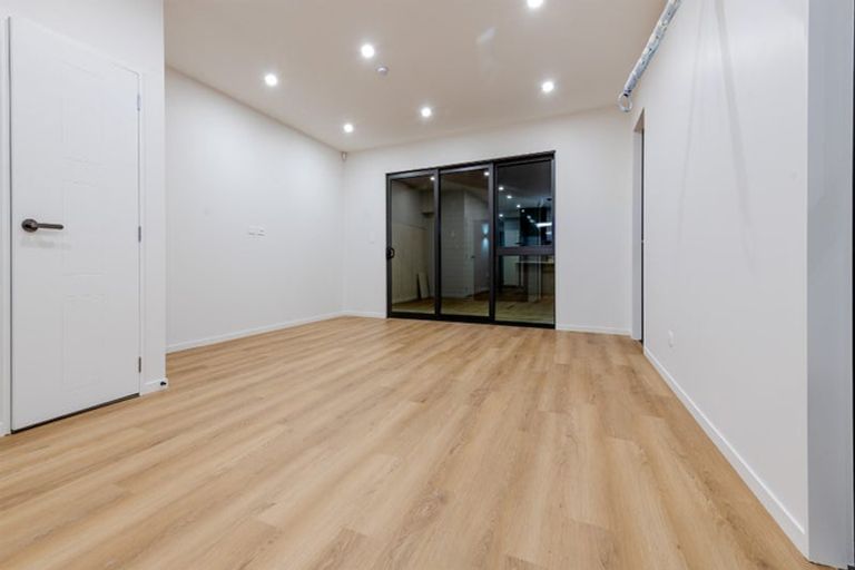 Photo of property in 15 Kapeta Lane, Karaka, 2113