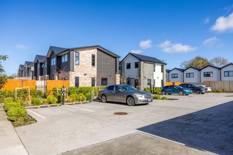 Photo of property in 11/10 Fathom Place, Te Atatu Peninsula, Auckland, 0610
