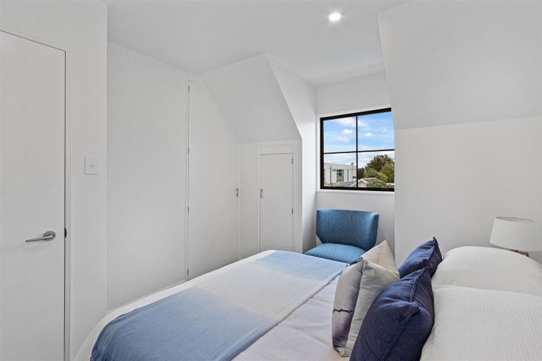 Photo of property in 9 Holly Road, Merivale, Christchurch, 8014