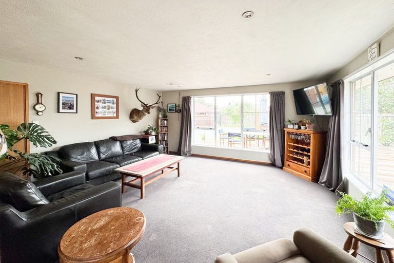 Photo of property in 9 Heriott Close, Burwood, Christchurch, 8083