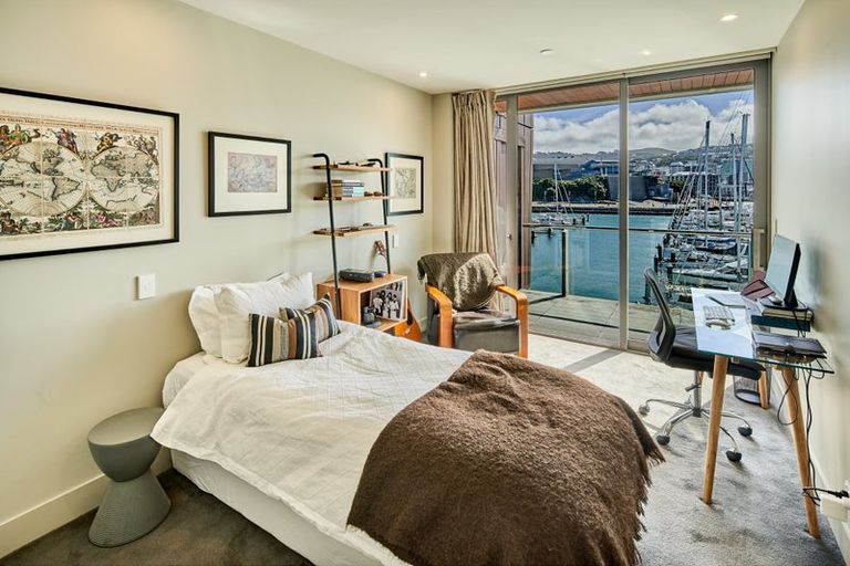 Photo of property in Clyde Quay Wharf, 2b/6 Clyde Quay Wharf, Te Aro, Wellington, 6011