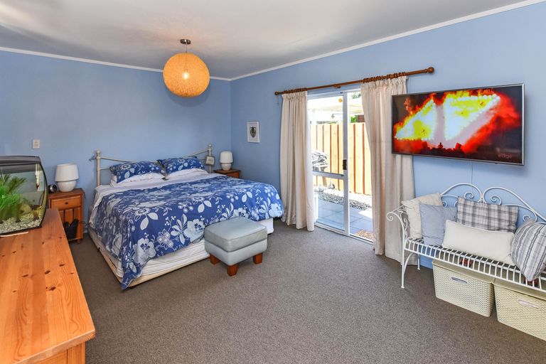 Photo of property in 1/133 Carnoustie Drive, Wattle Downs, Auckland, 2103