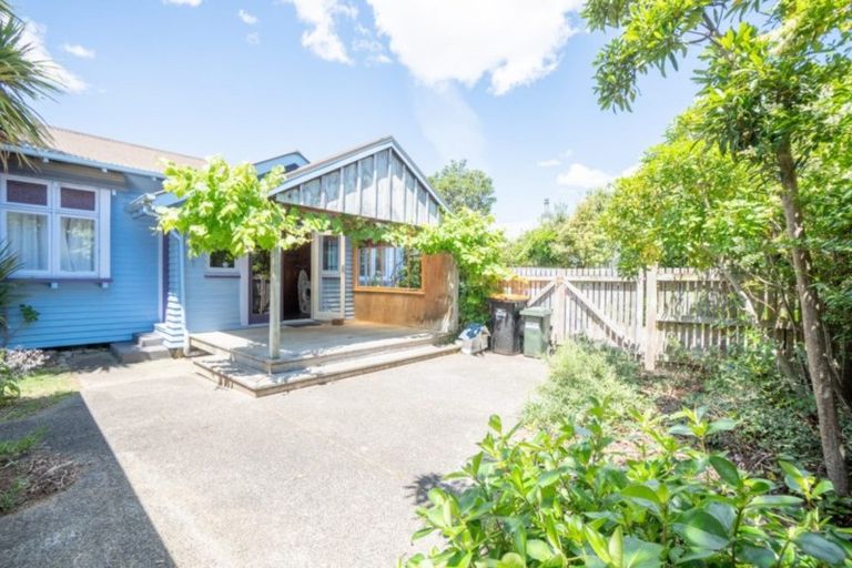Photo of property in 26 Knowles Street, Terrace End, Palmerston North, 4410
