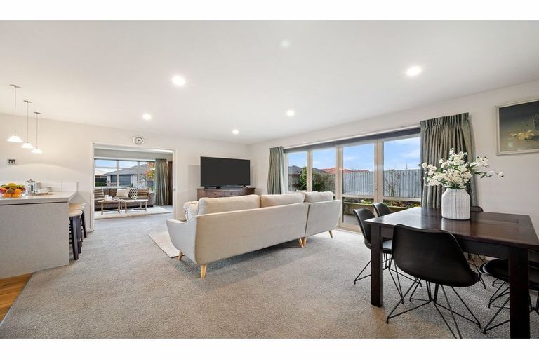 Photo of property in 1 Carradale Avenue, Broomfield, Christchurch, 8042