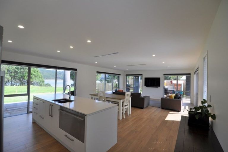 Photo of property in 71 Tangiteroria Lane, Pauanui, Hikuai, 3579