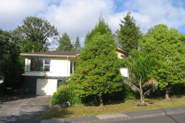 Photo of property in 44 Normanton Street, Glenfield, Auckland, 0629