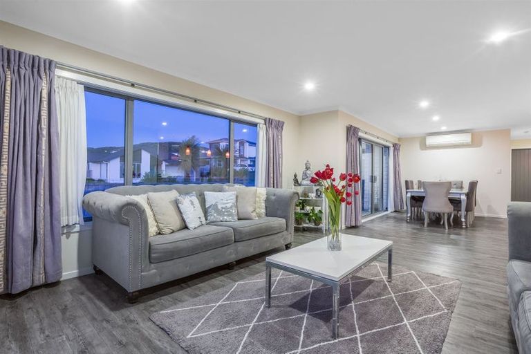 Photo of property in 16 Ken Douglas Drive, Aotea, Porirua, 5024