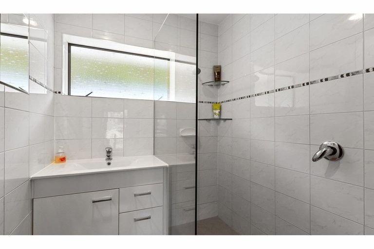 Photo of property in 1/39a Hebron Road, Waiake, Auckland, 0630