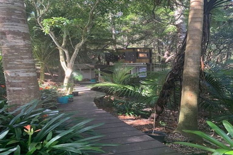 Photo of property in 107 Hadfield Street, Beach Haven, Auckland, 0626