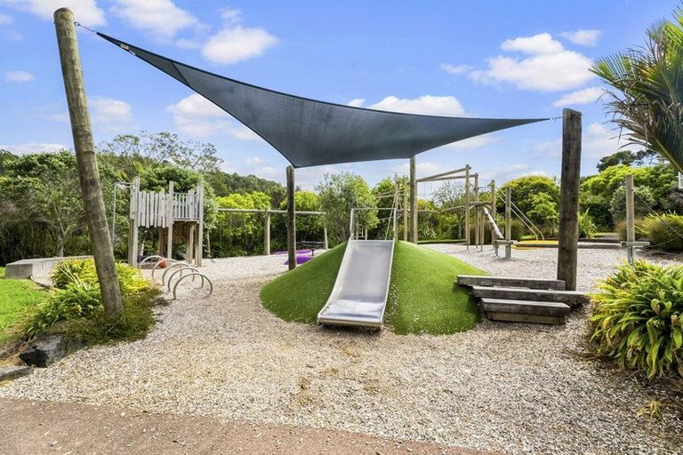 Photo of property in 2/185a Manuka Road, Bayview, Auckland, 0629