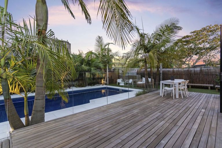 Photo of property in 4 Halyard Place, Te Atatu Peninsula, Auckland, 0610