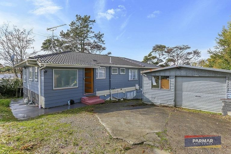 Photo of property in 64 Reynella Drive, Massey, Auckland, 0614