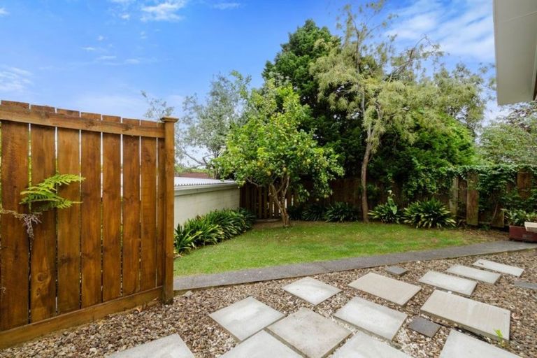 Photo of property in 1/7 Pamela Place, New Lynn, Auckland, 0600