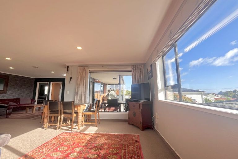 Photo of property in 2/75 Hine Street, New Plymouth, 4310