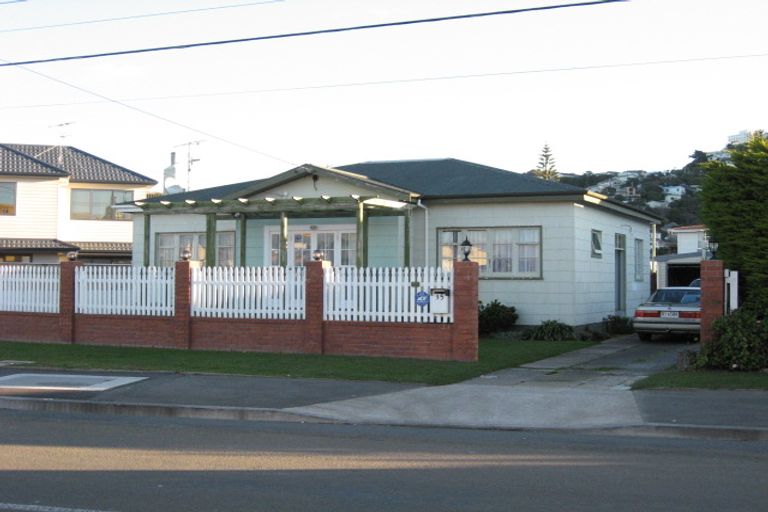 Photo of property in 35 Kemp Street, Kilbirnie, Wellington, 6022