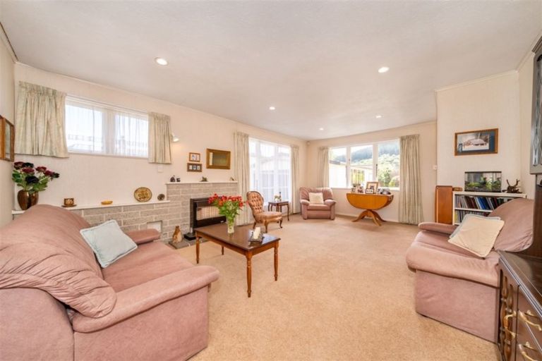 Photo of property in 32 Mcleod Street, Elderslea, Upper Hutt, 5018