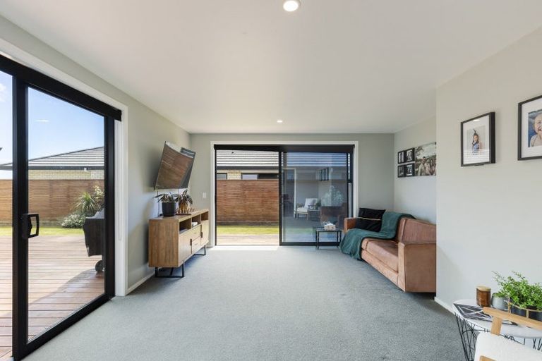 Photo of property in 1 Armstrong Avenue, Waitara, 4320