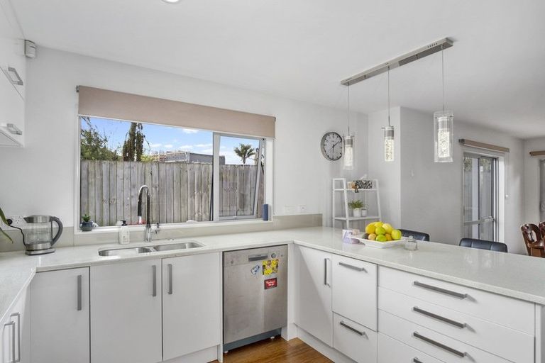 Photo of property in 32a Bodi Place, Te Atatu South, Auckland, 0610